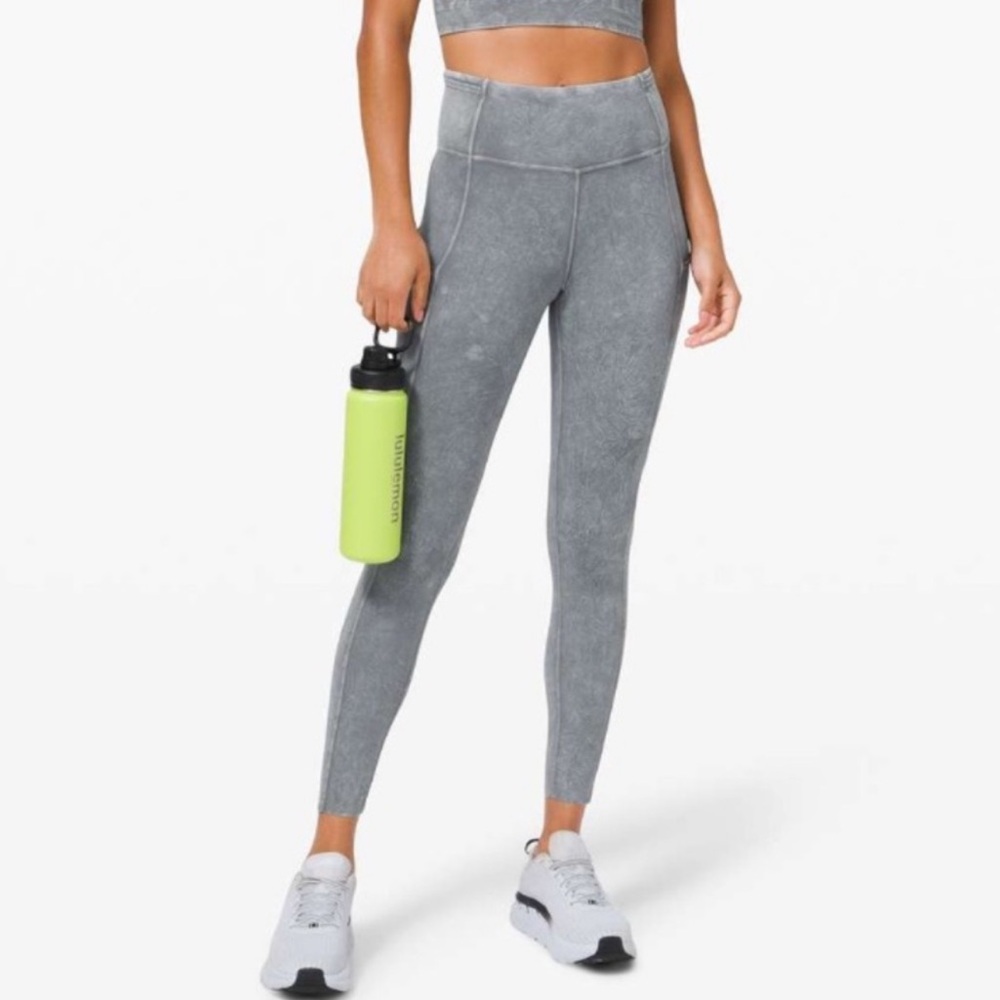 Lululemon Fast and Free HR Tight 25” Legging. NWT